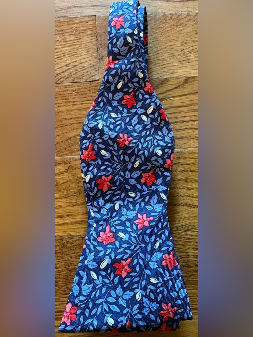 DANIEL CREMIEUX Men Bow Tie 100% Silk Adjustable, Blue Micro-Floral NWOT
